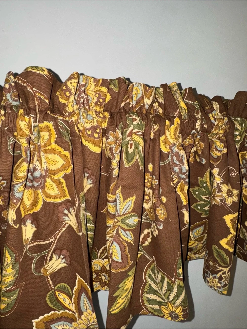New Set Of 2 Brown Floral Valance